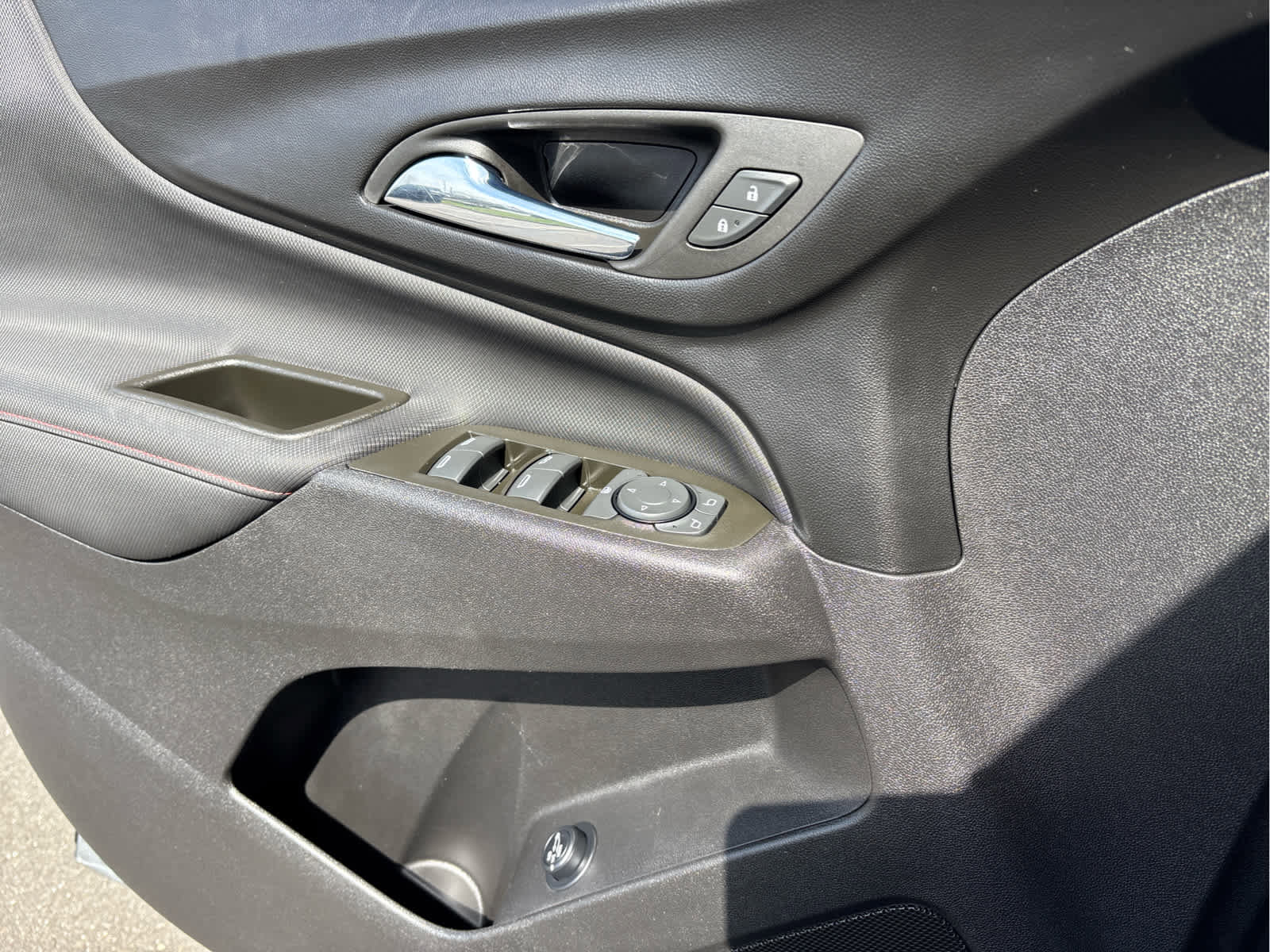 Used 2023 Chevrolet Equinox RS w/ RS Leather Package image 27