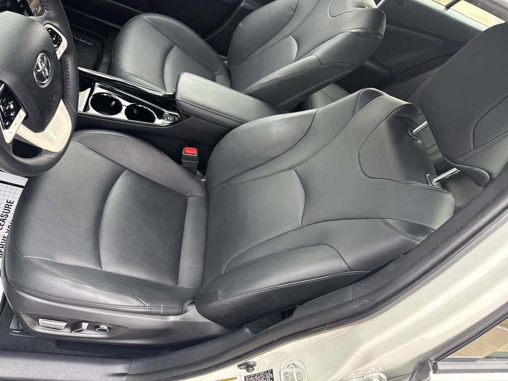 Used 2018 Toyota Prius Prime Premium image 19