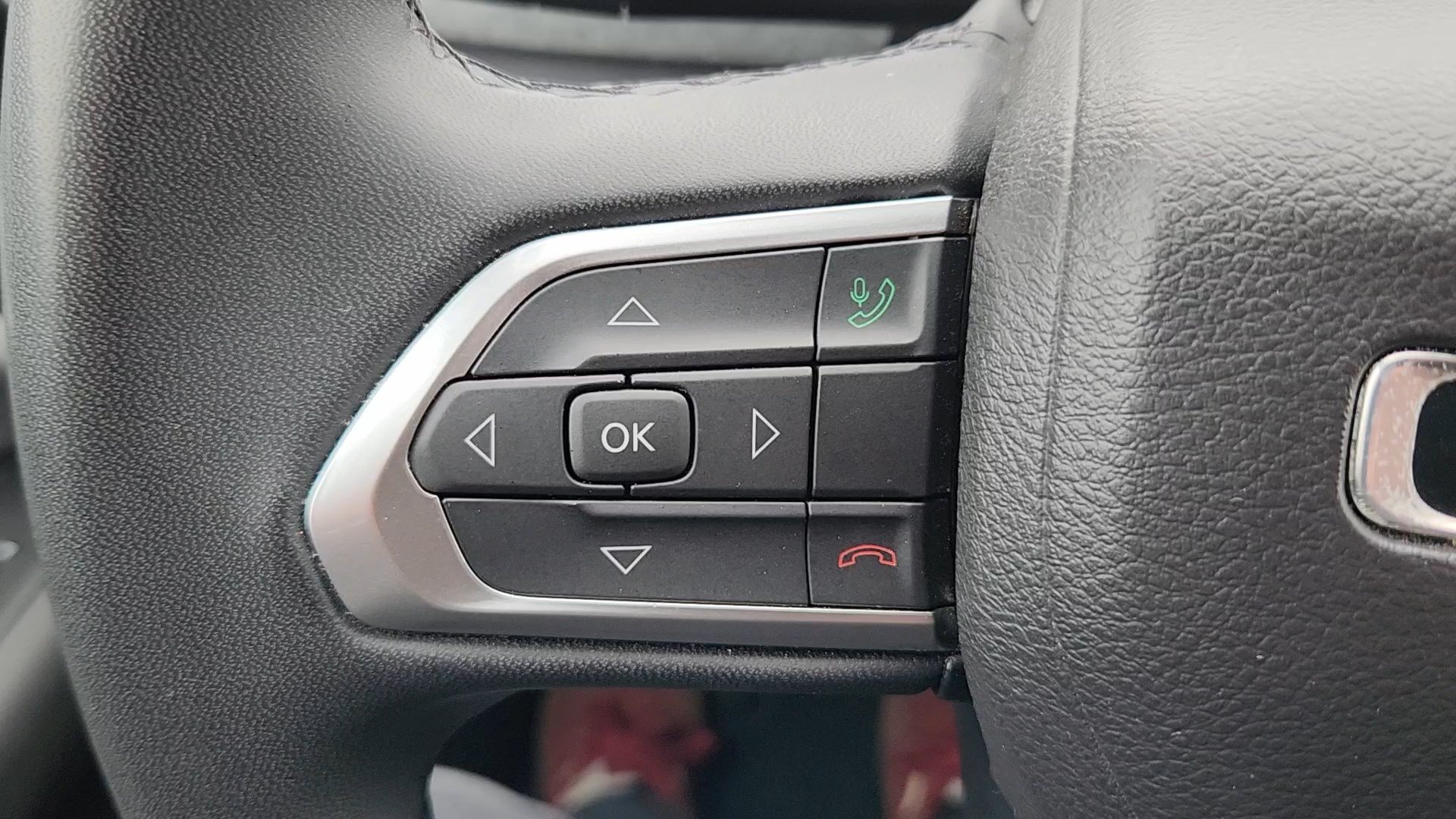 Used 2024 Jeep Compass Latitude AWD/4WD image 12