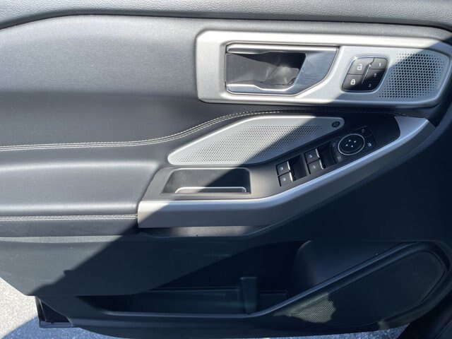 Certified 2023 Ford Explorer Limited w/ Limited Technology Package AWD/4WD image 4