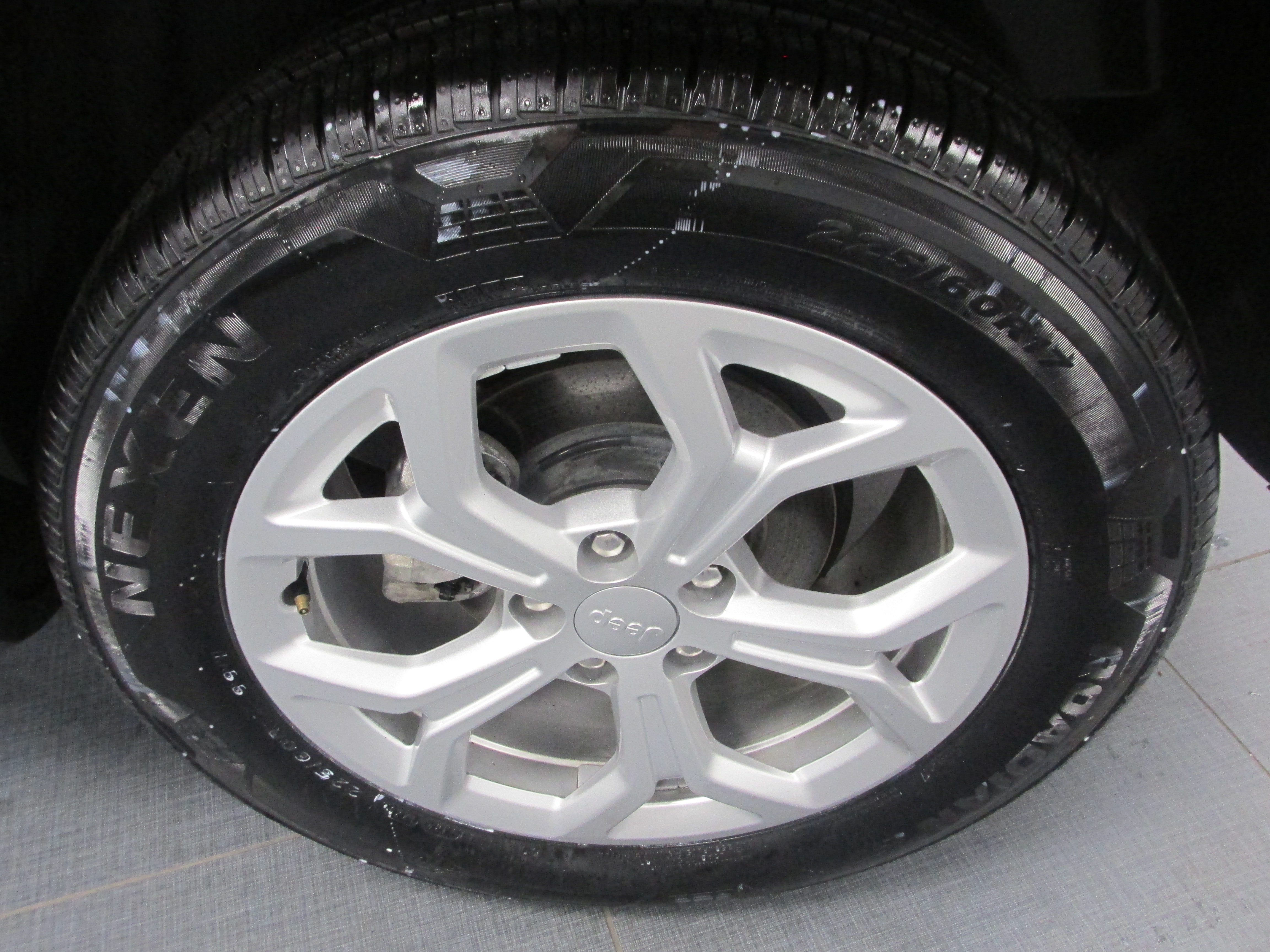 Used 2024 Jeep Compass Latitude AWD/4WD image 13