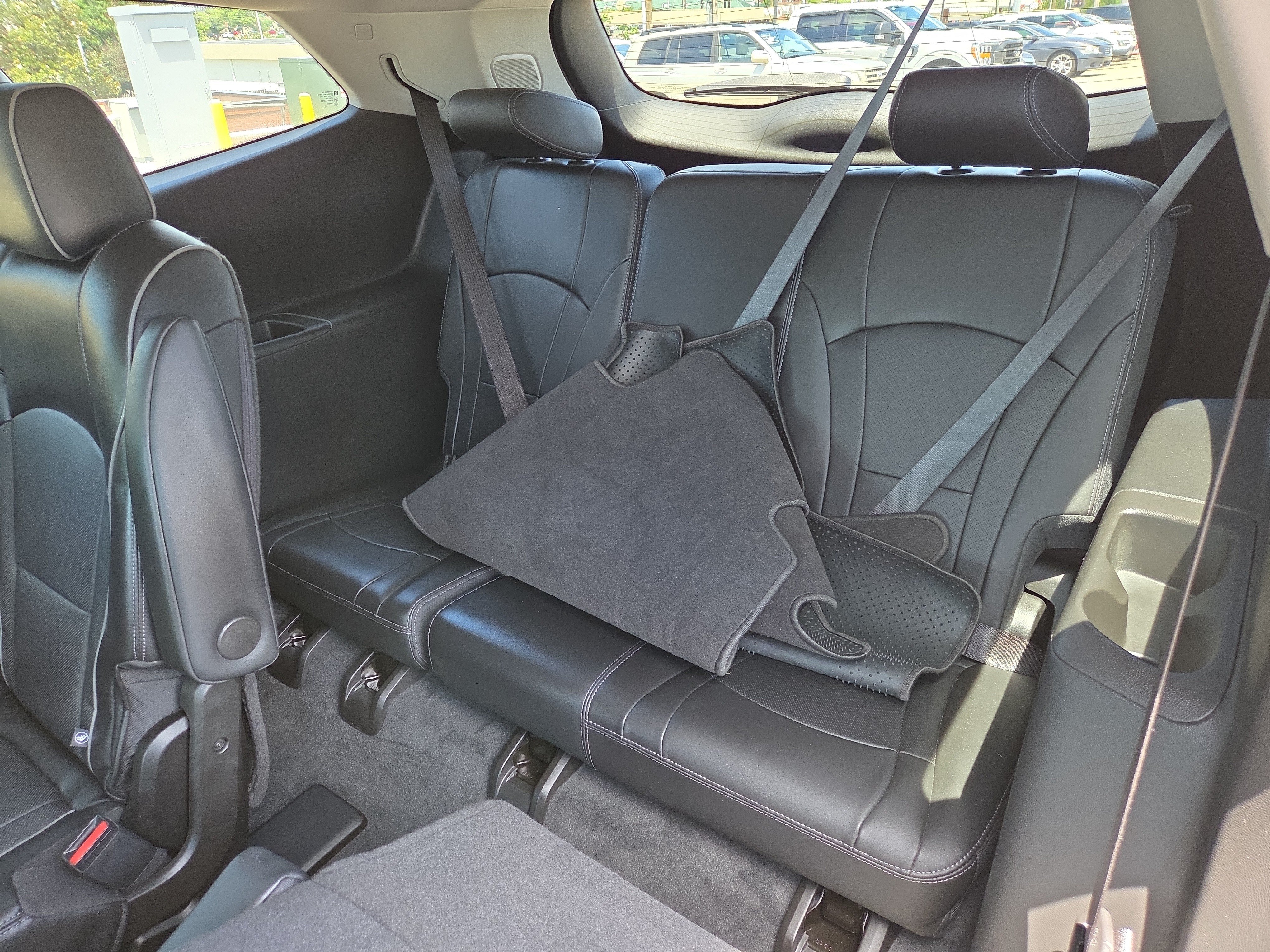Used 2021 Buick Enclave Avenir w/ Avenir Technology Package FWD image 12