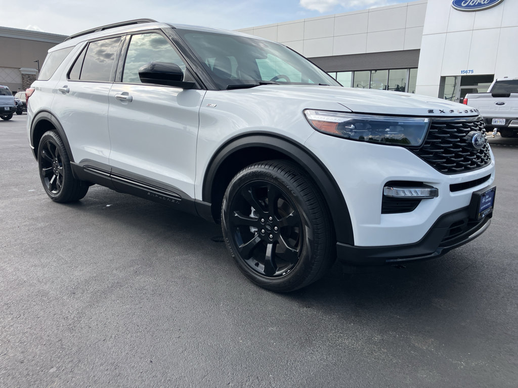 Certified 2023 Ford Explorer ST-Line w/ Class IV Trailer Tow Package AWD/4WD image 8