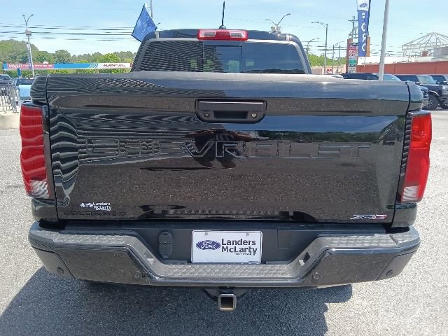 Used 2025 Chevrolet Colorado ZR2 w/ Technology Package AWD/4WD image 5