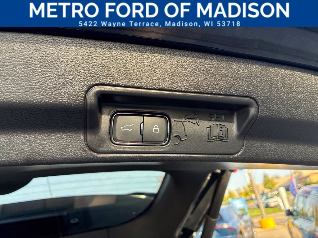 Certified 2022 Ford Explorer Limited w/ Hybrid Equipment Group 310A AWD/4WD image 45