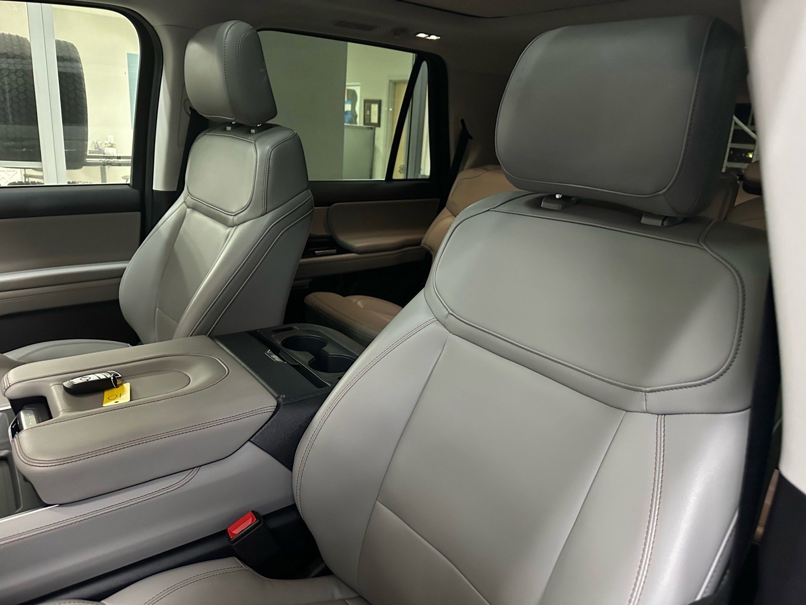 Certified 2025 Ford Expedition Active image 23