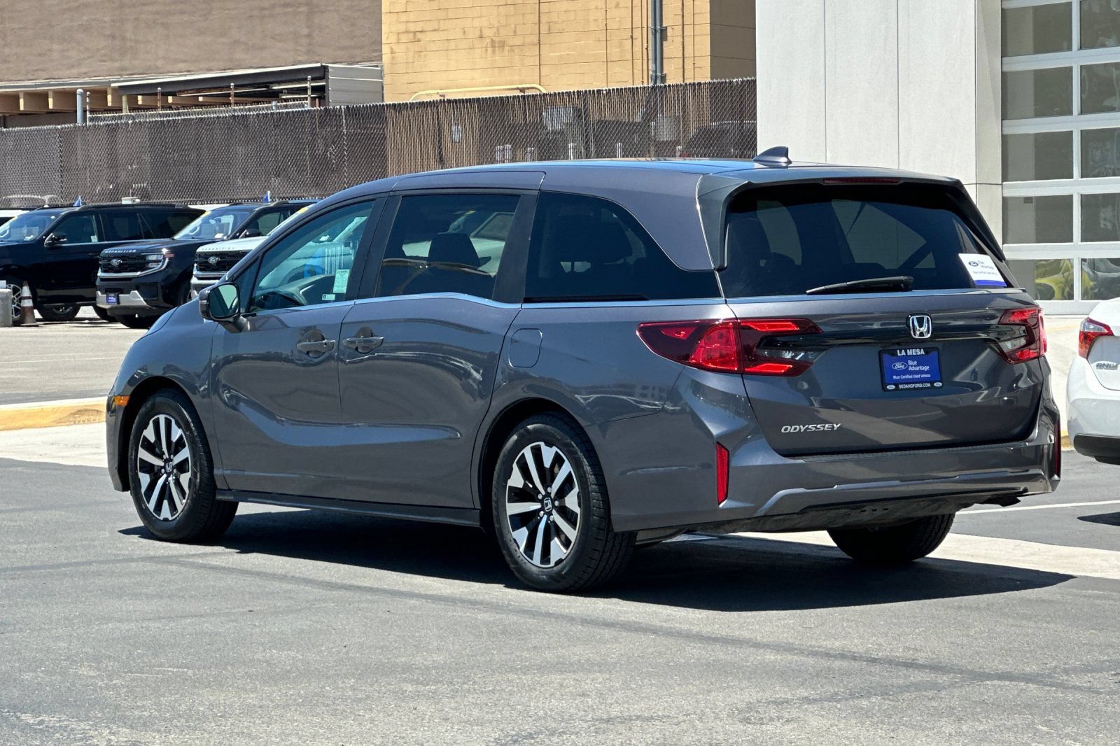 Used 2025 Honda Odyssey EX-L image 5