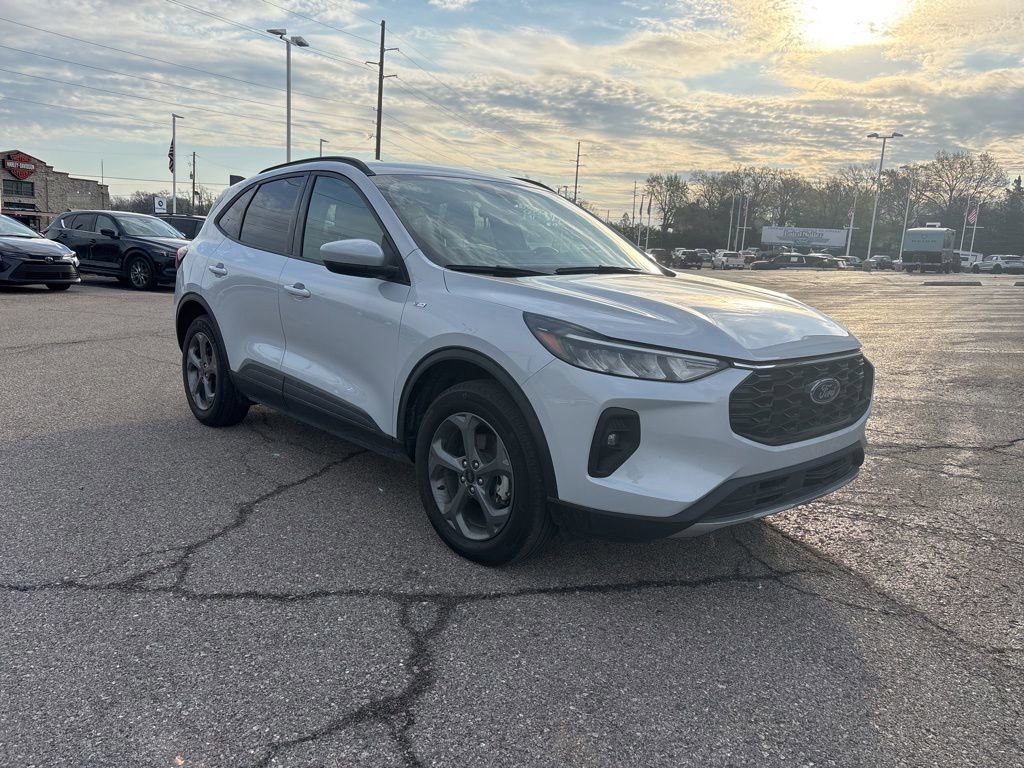 Certified 2025 Ford Escape ST-Line Select w/ Tech Pack #1 image 5