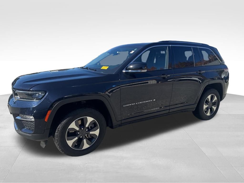 Used 2024 Jeep Grand Cherokee Limited 4xe image 2