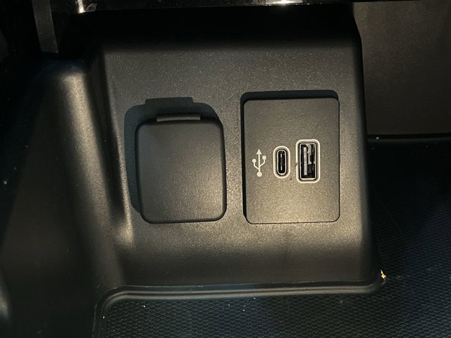 Certified 2025 Ford Explorer Platinum AWD/4WD image 27