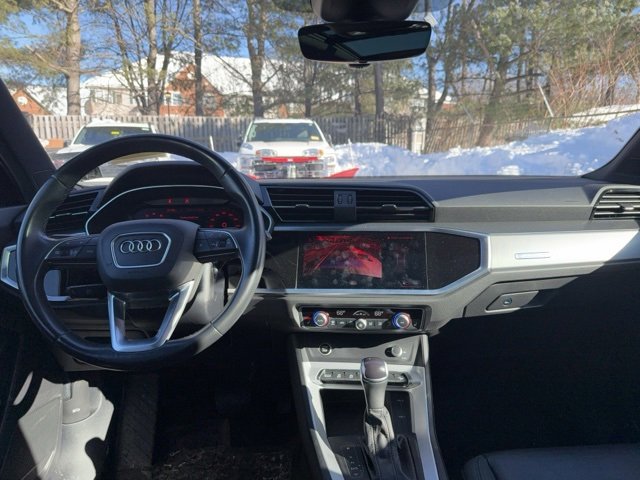 Used 2023 Audi Q3 2.0T Premium image 2