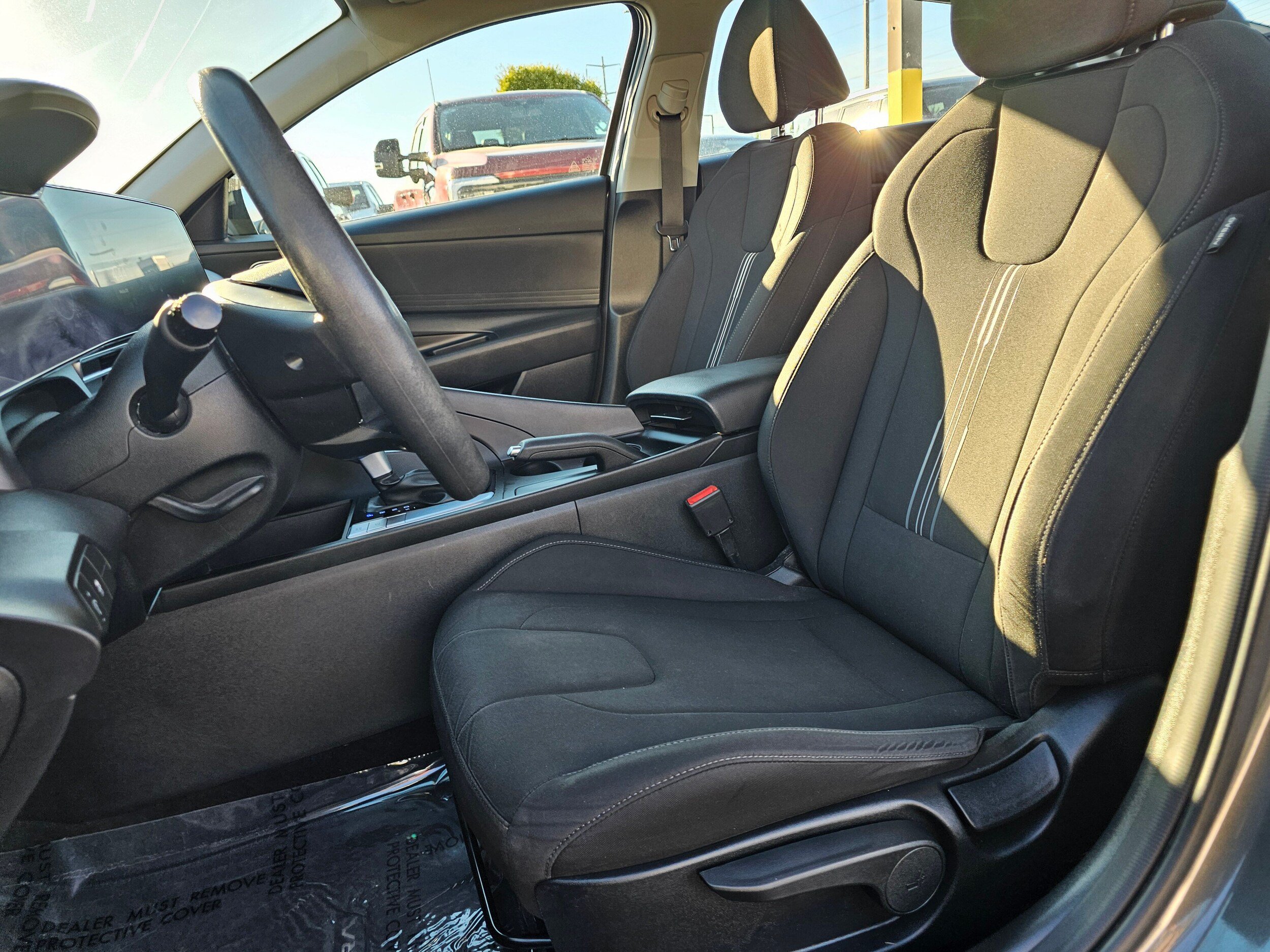 Used 2024 Hyundai Elantra SEL FWD image 21