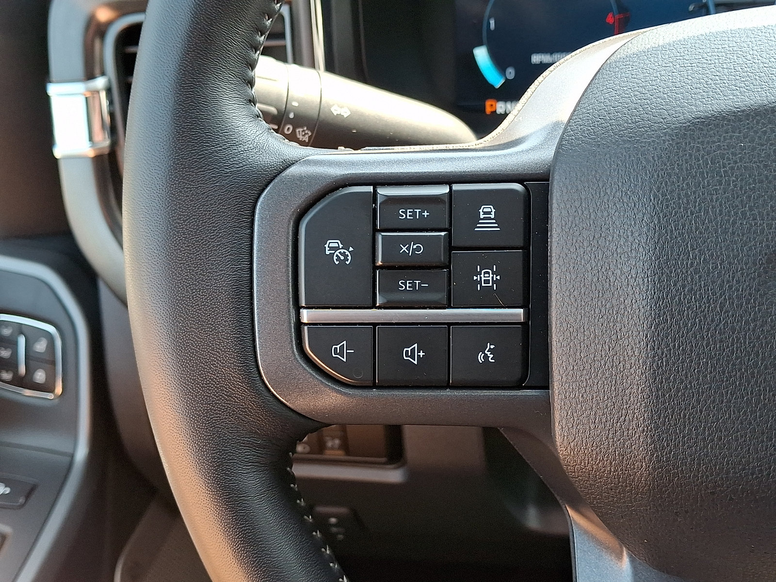 Certified 2024 Ford F250 Lariat w/ Lariat Ultimate Package AWD/4WD image 24