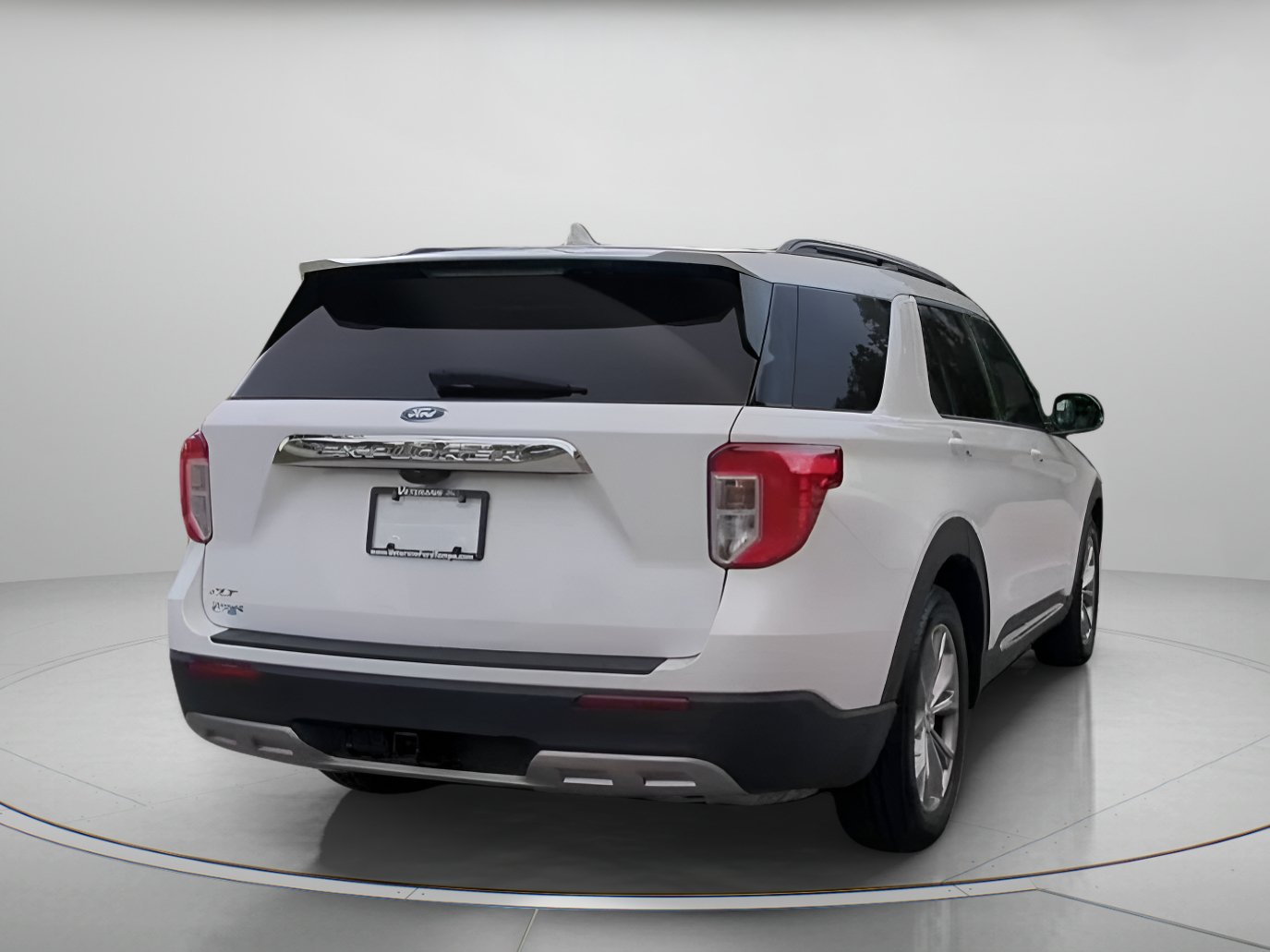 Certified 2023 Ford Explorer XLT w/ Equipment Group 202A RWD image 26