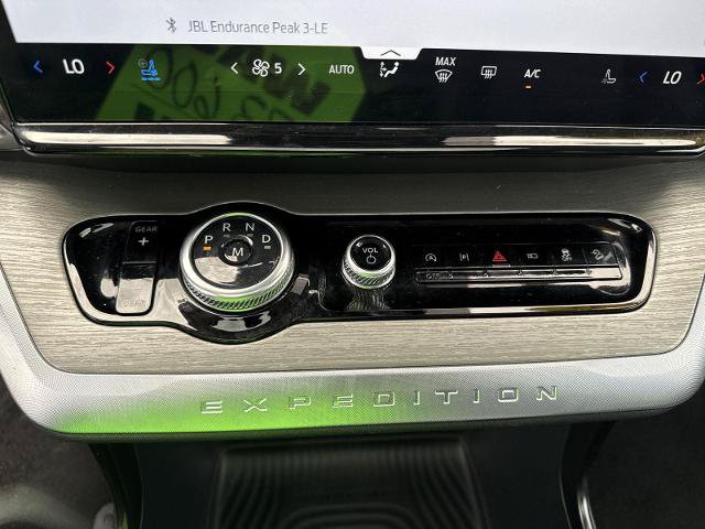 Certified 2025 Ford Expedition Platinum AWD/4WD image 12