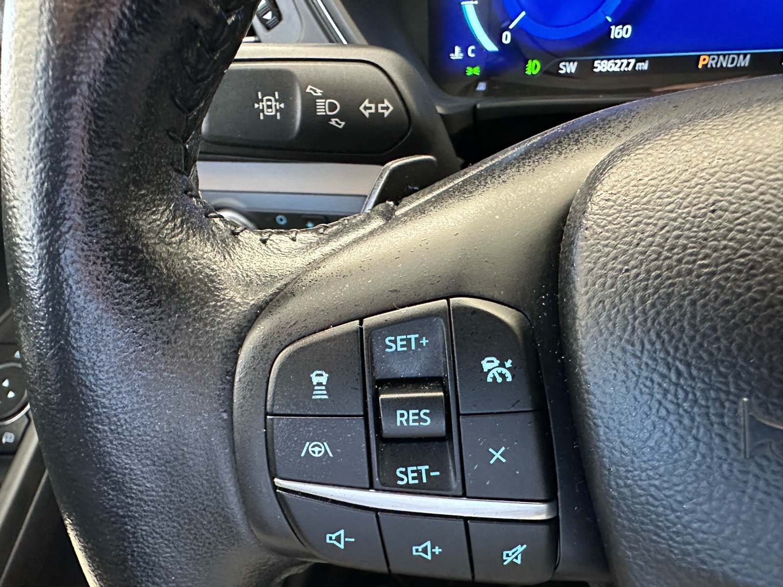 Certified 2020 Ford Escape Titanium AWD/4WD image 34