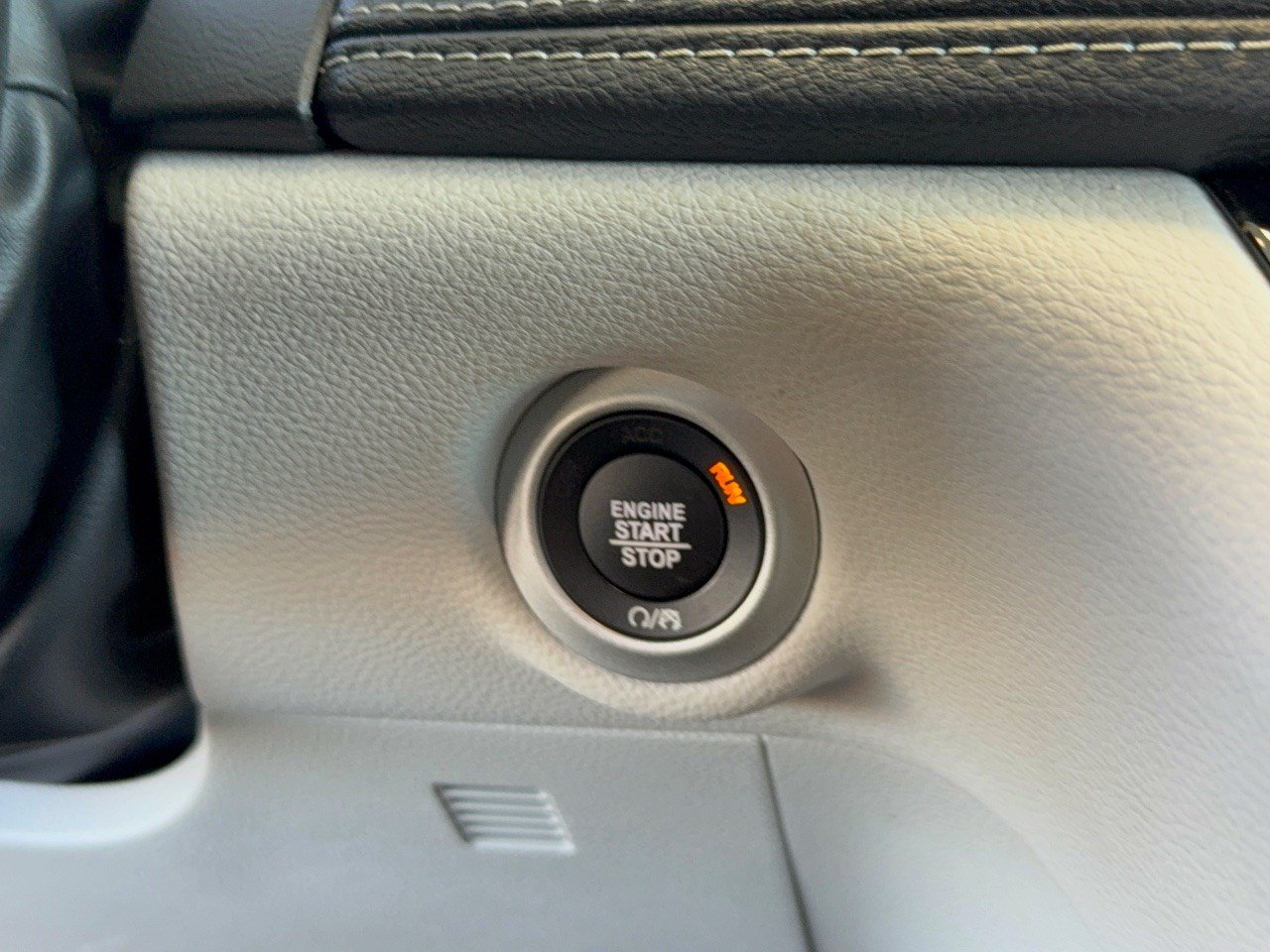 Used 2023 Chrysler Pacifica Touring-L FWD image 20