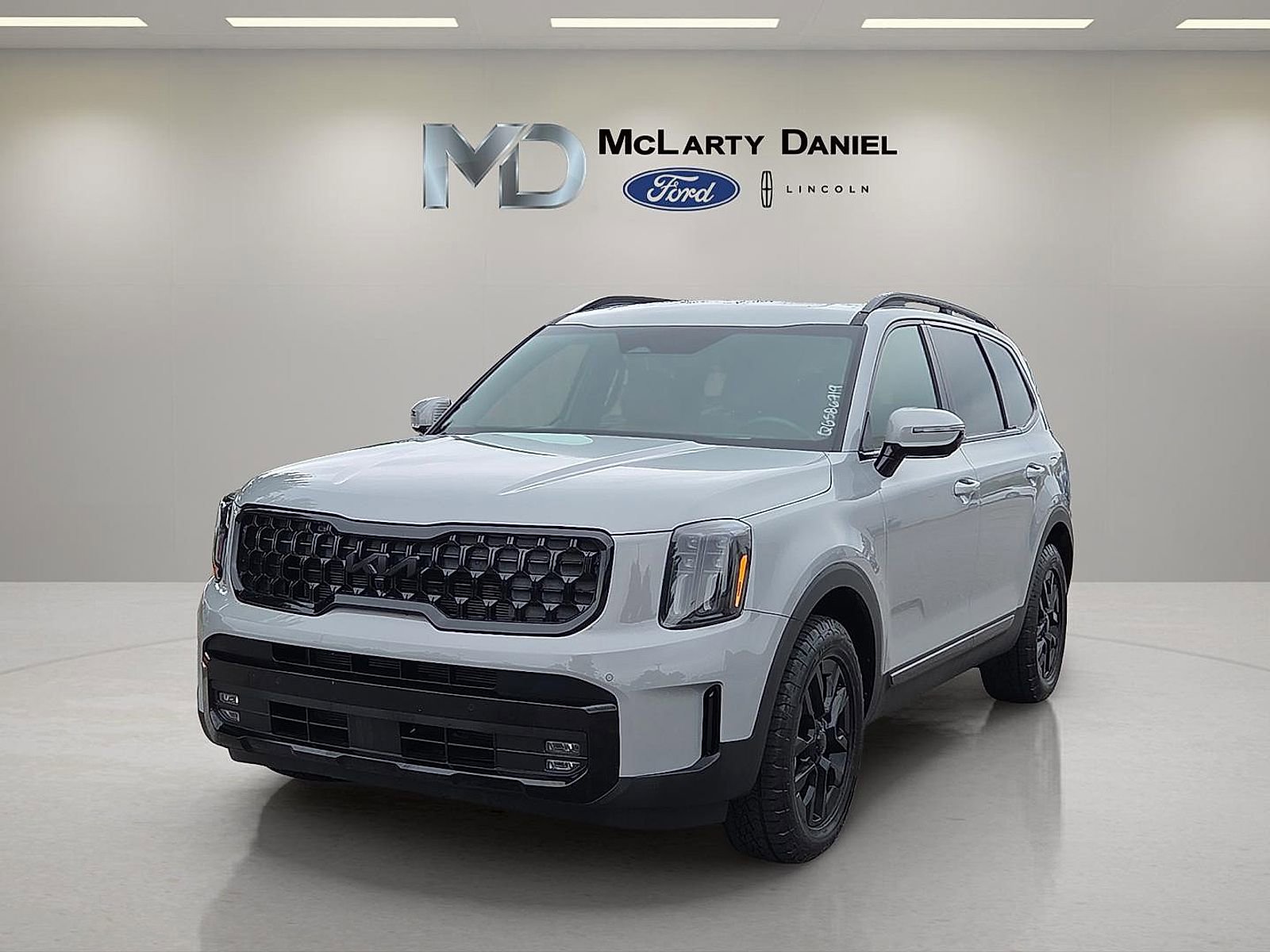 Used 2025 Kia Telluride SX Prestige X-Pro AWD/4WD image 2