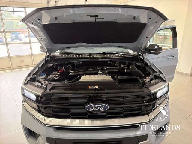 Certified 2025 Ford Expedition Platinum w/ Driver's Package AWD/4WD image 28