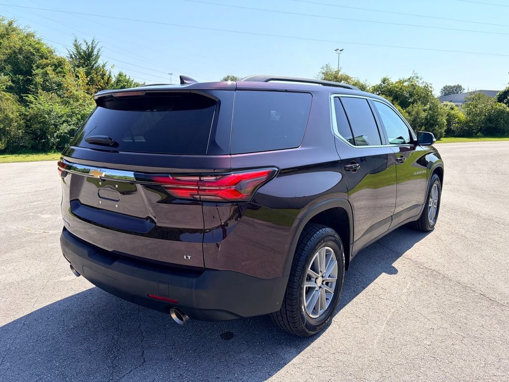 Used 2023 Chevrolet Traverse LT FWD image 3