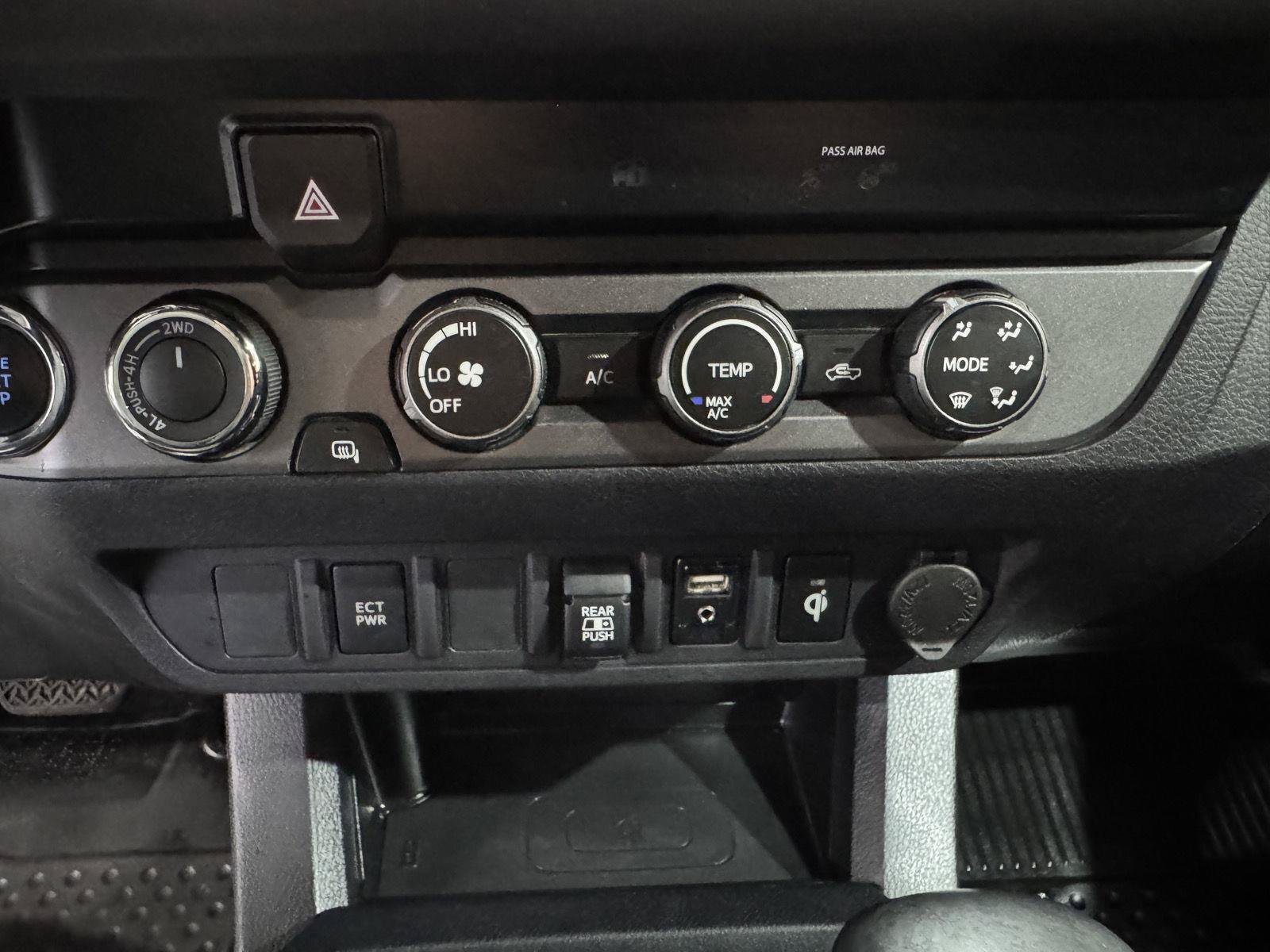Used 2019 Toyota Tacoma TRD Sport AWD/4WD image 24