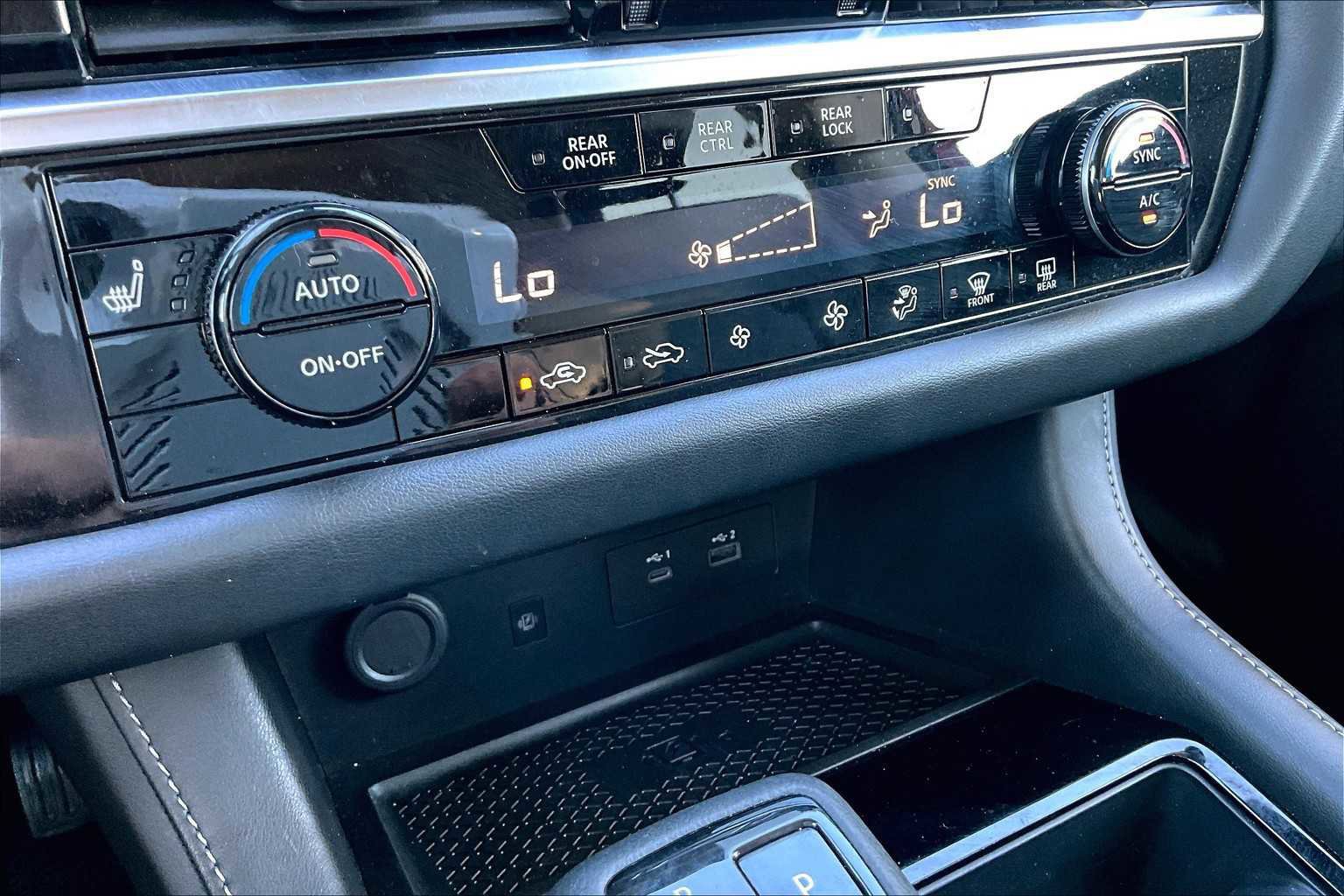 Used 2023 Nissan Pathfinder SL w/ SL Premium Package image 33