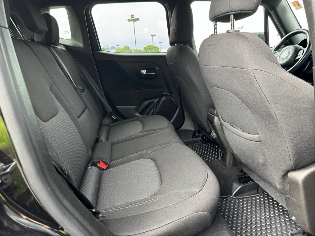 Used 2021 Jeep Renegade Latitude AWD/4WD image 19