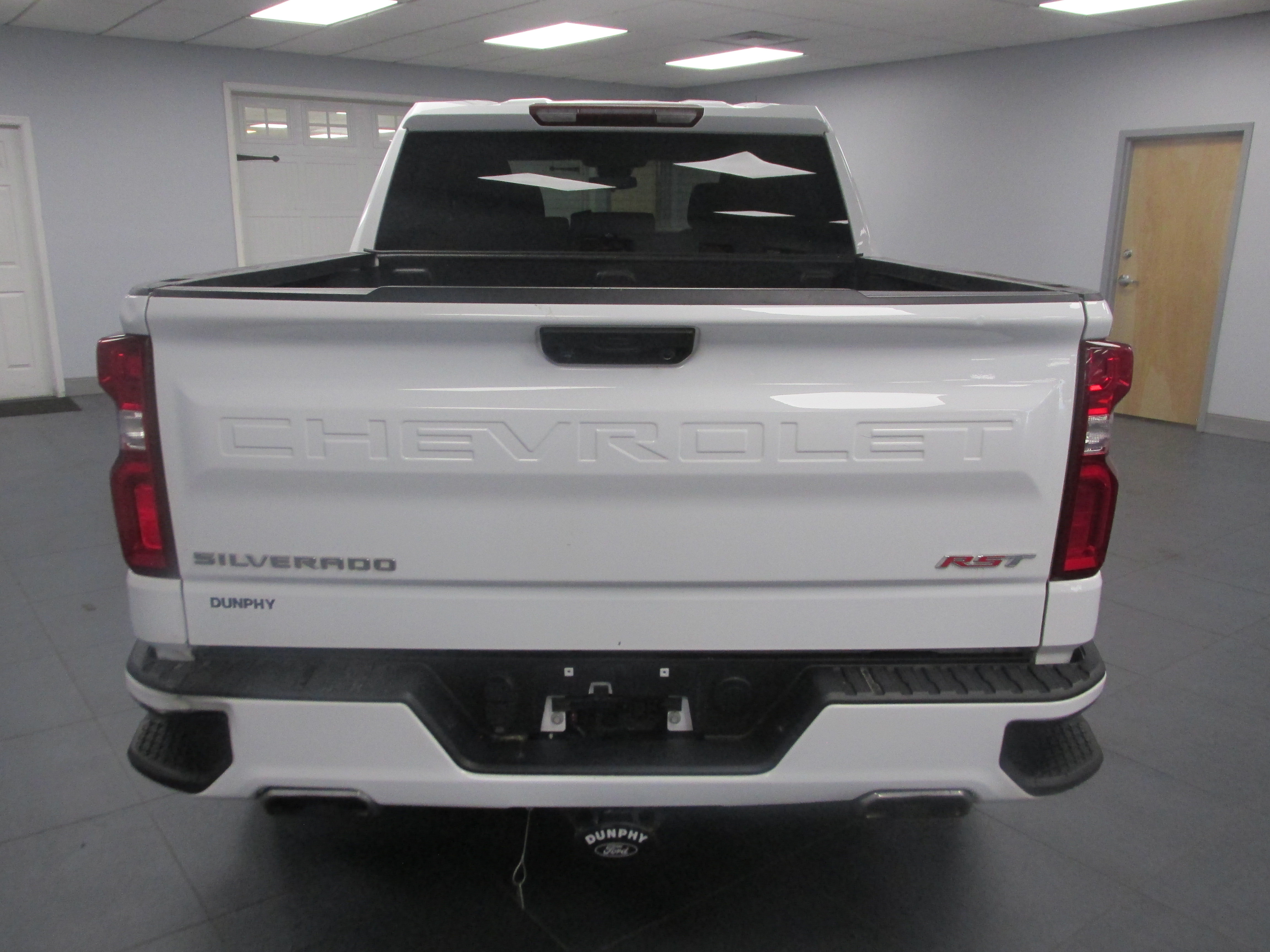 Used 2023 Chevrolet Silverado 1500 RST w/ Z71 Off-Road Package AWD/4WD image 6