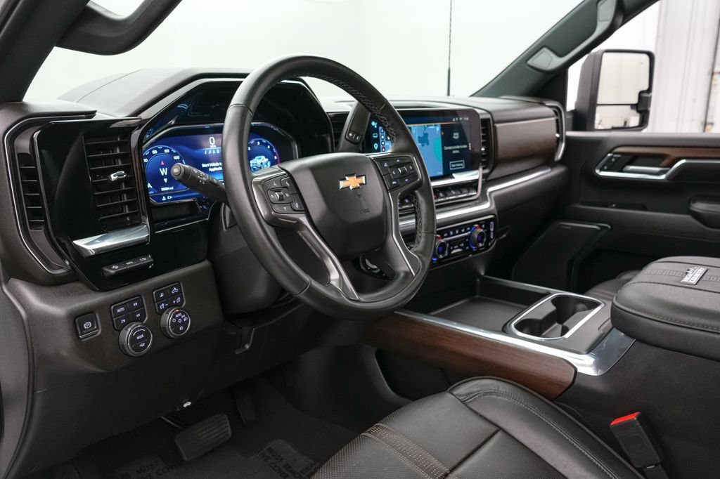 Used 2024 Chevrolet Silverado 2500 High Country w/ Technology Package AWD/4WD image 14