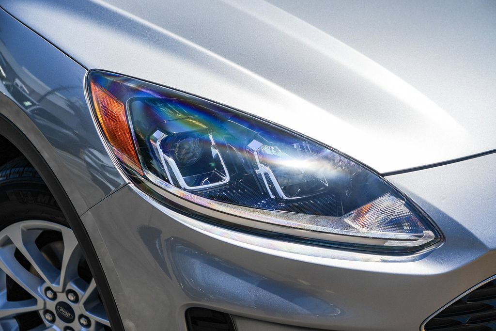 Certified 2021 Ford Escape SE FWD image 2