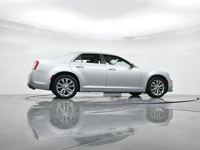 Used 2020 Chrysler 300 Limited image 31