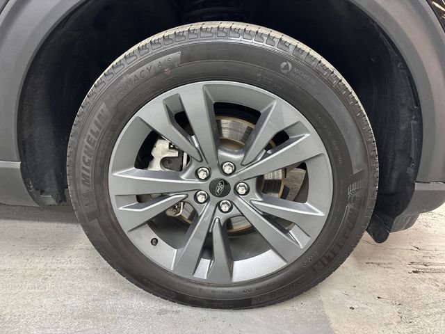 Certified 2023 Ford Explorer XLT w/ Equipment Group 202A image 4