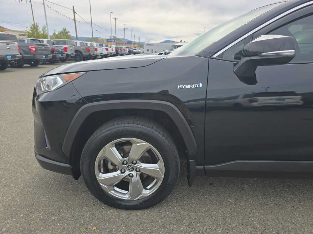Used 2020 Toyota RAV4 Limited AWD/4WD image 18