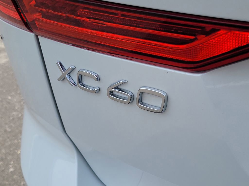 Used 2024 Volvo XC60 B5 Plus w/ Protection Package Premier AWD/4WD image 6