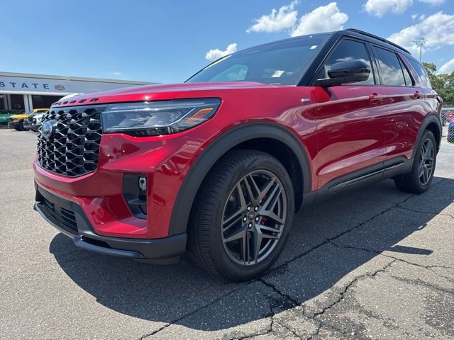 Certified 2025 Ford Explorer ST-Line w/ Premium Package RWD image 3