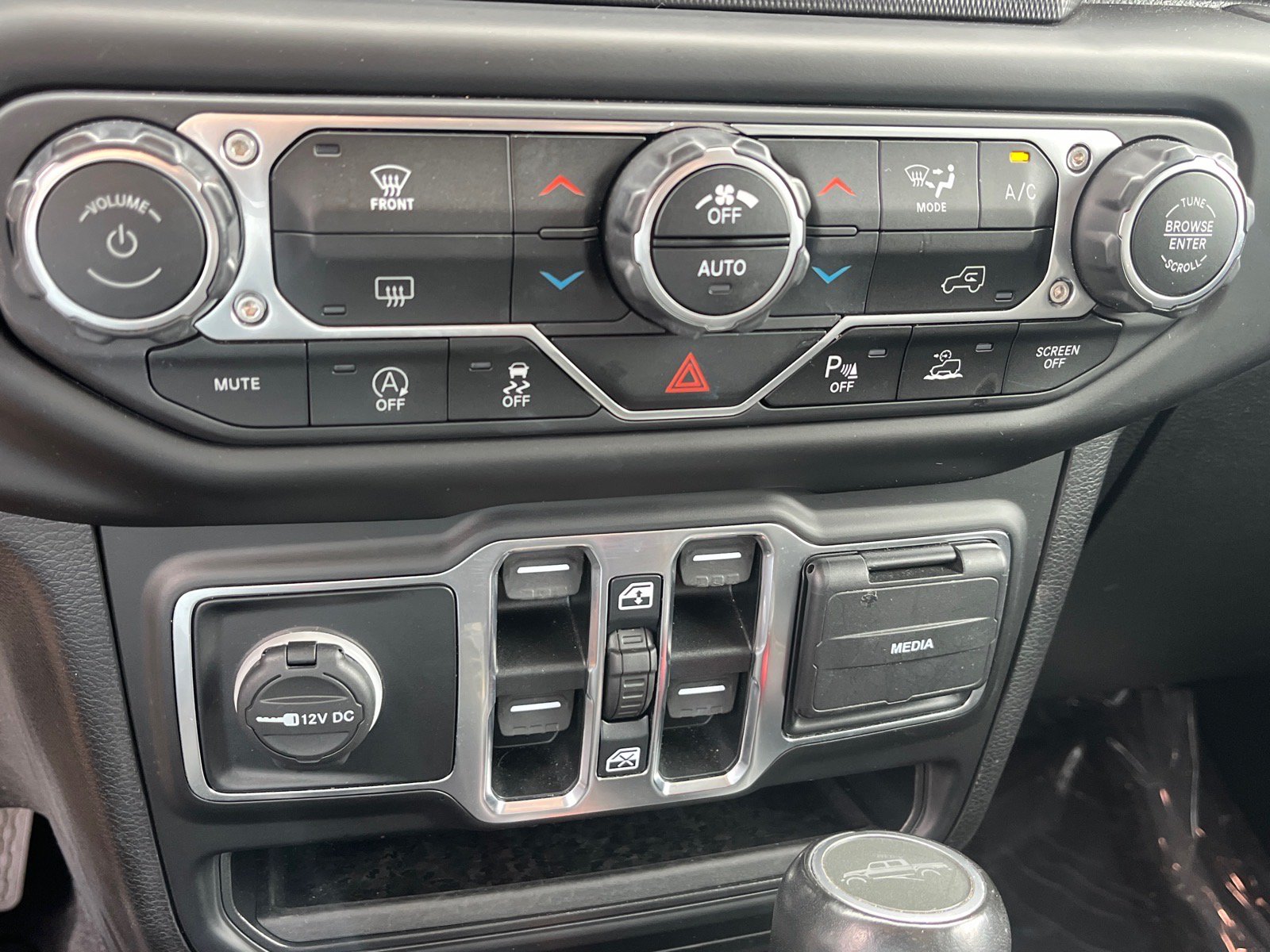 Used 2021 Jeep Gladiator Overland AWD/4WD image 15