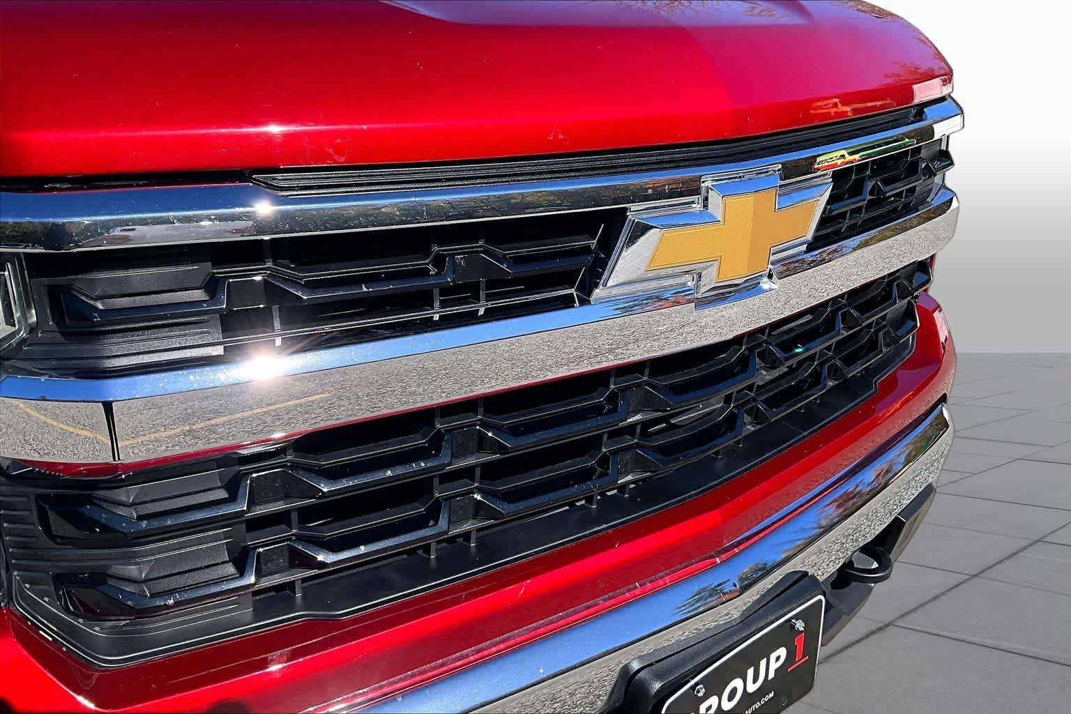 Used 2023 Chevrolet Silverado 1500 LT AWD/4WD image 32