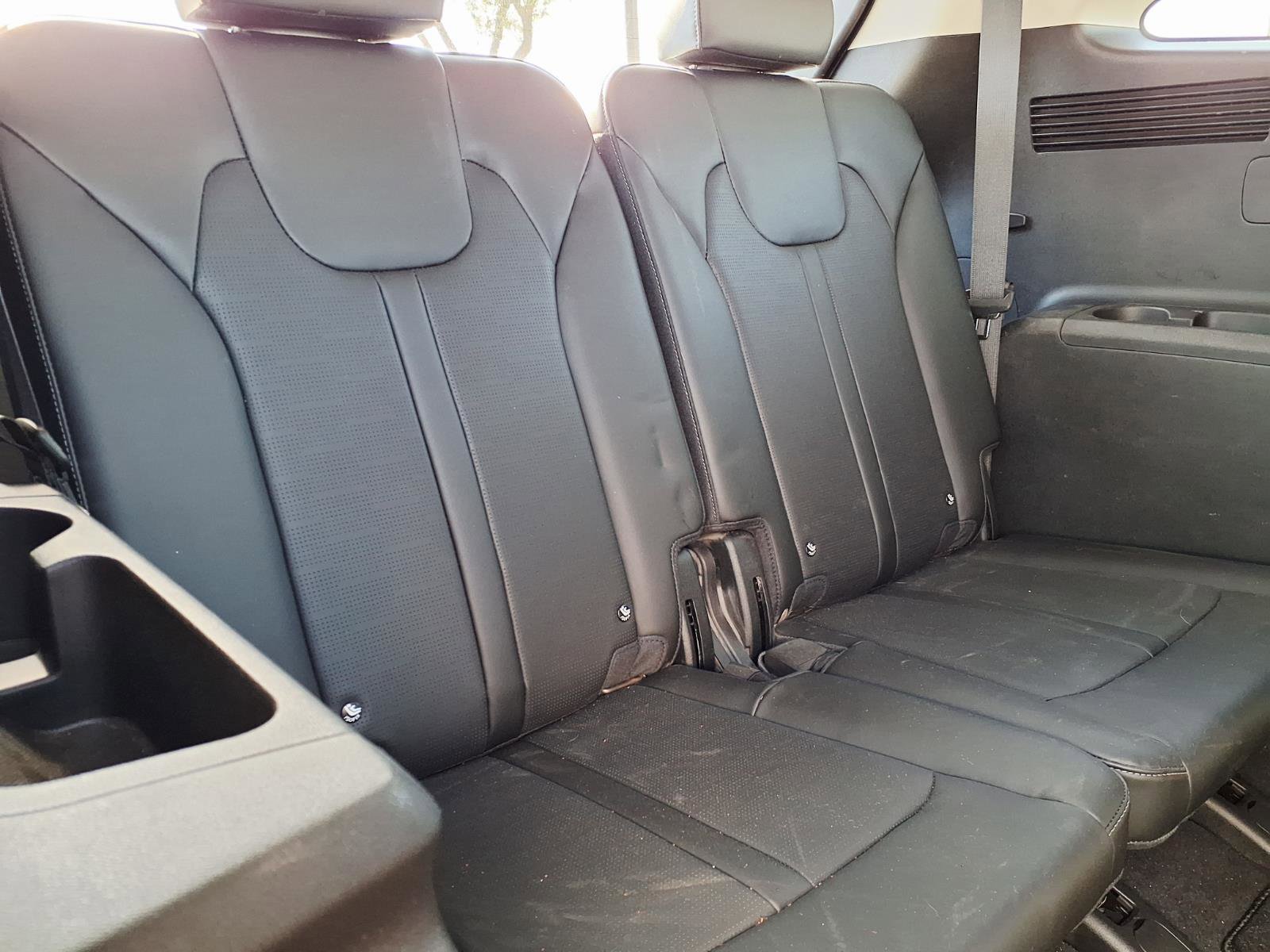 Used 2024 Kia Sorento S FWD image 16