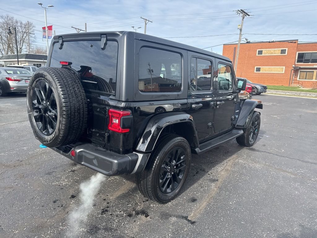 Used 2023 Jeep Wrangler Unlimited Sahara w/ Cold Weather Group image 9