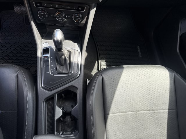 Used 2020 Volkswagen Tiguan SE FWD image 26