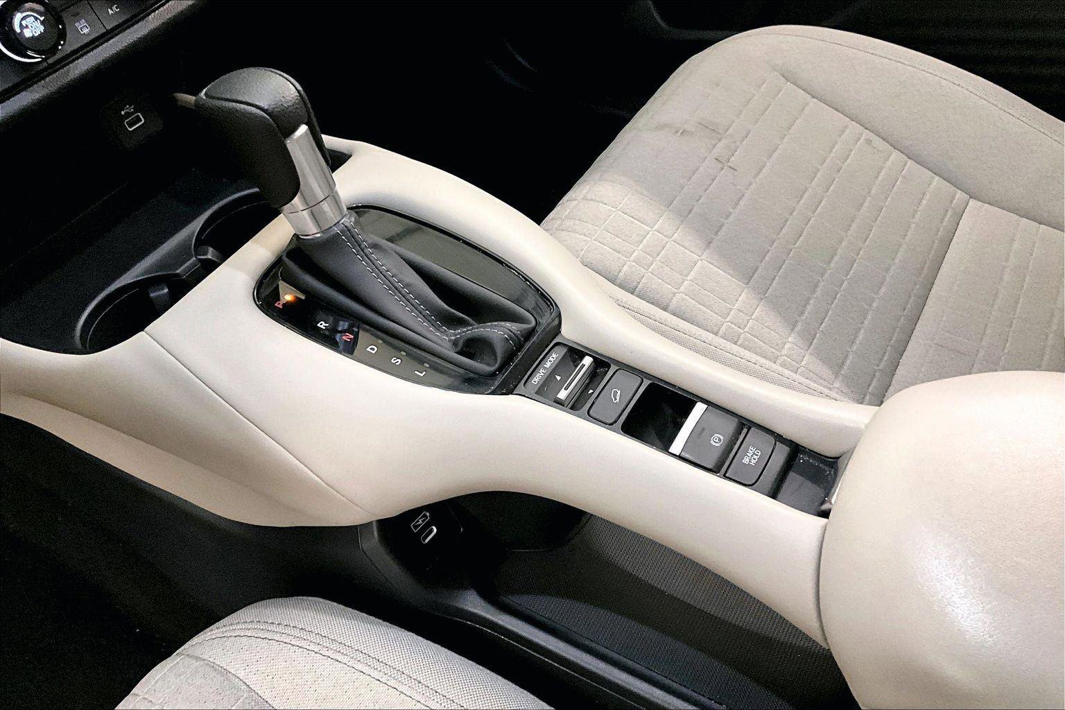 Used 2024 Honda HR-V LX image 16