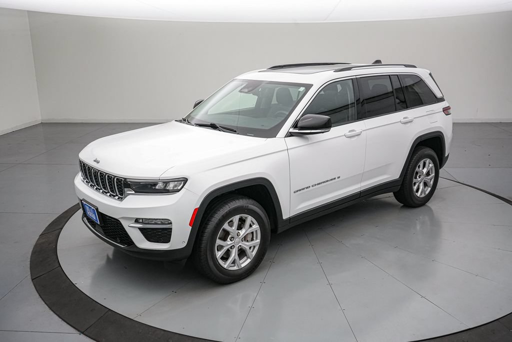 Used 2023 Jeep Grand Cherokee Limited w/ Luxury Tech Group II AWD/4WD image 8