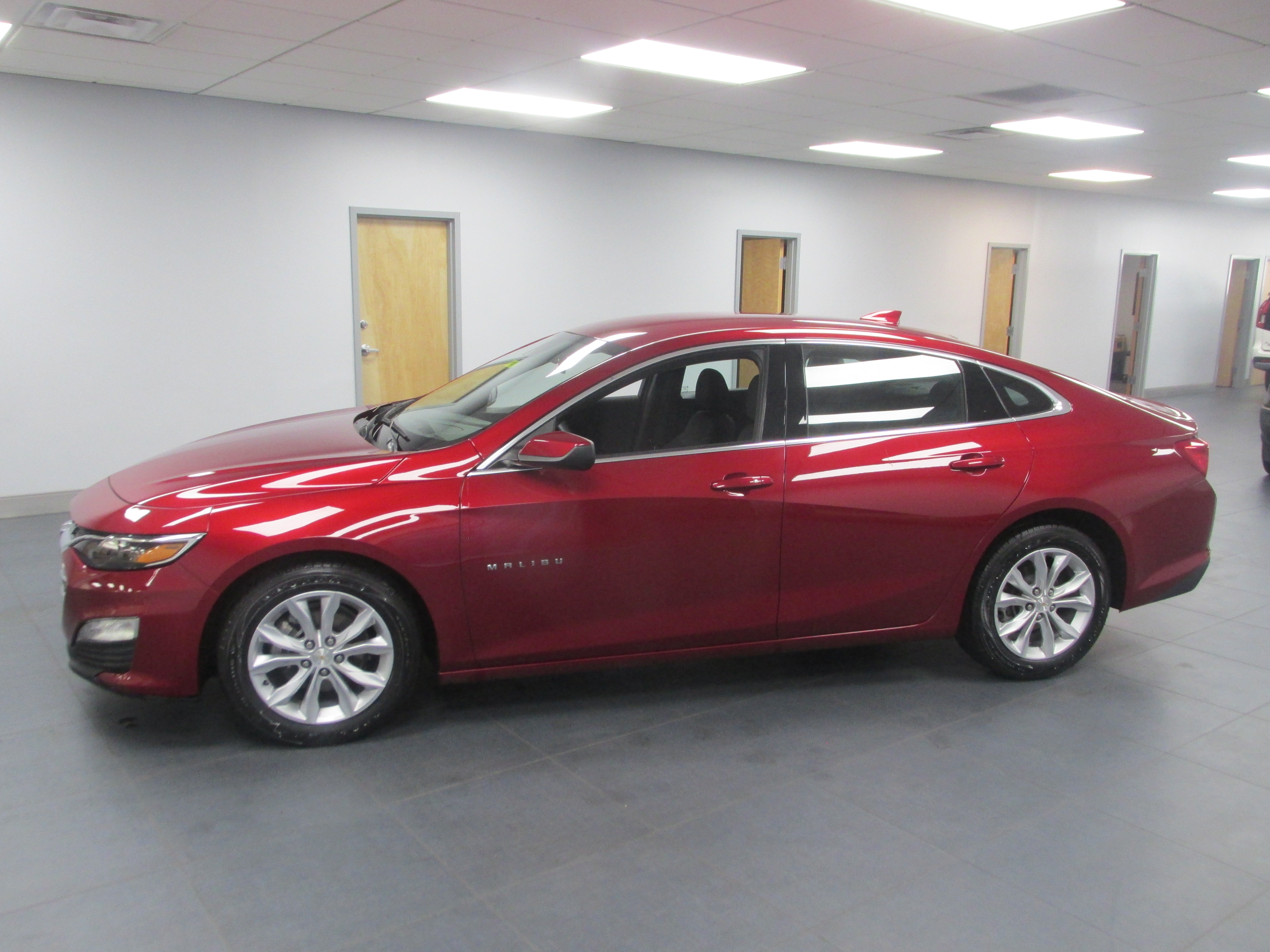 Used 2025 Chevrolet Malibu LT FWD image 8