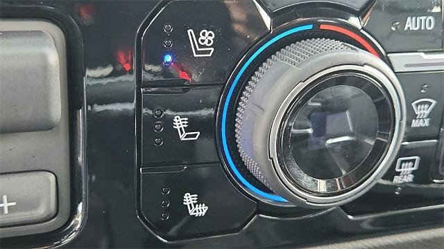 Used 2025 Chevrolet Silverado 1500 High Country w/ Technology Package image 24