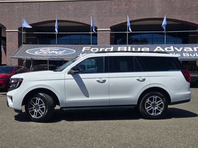 Certified 2025 Ford Expedition Active AWD/4WD image 7