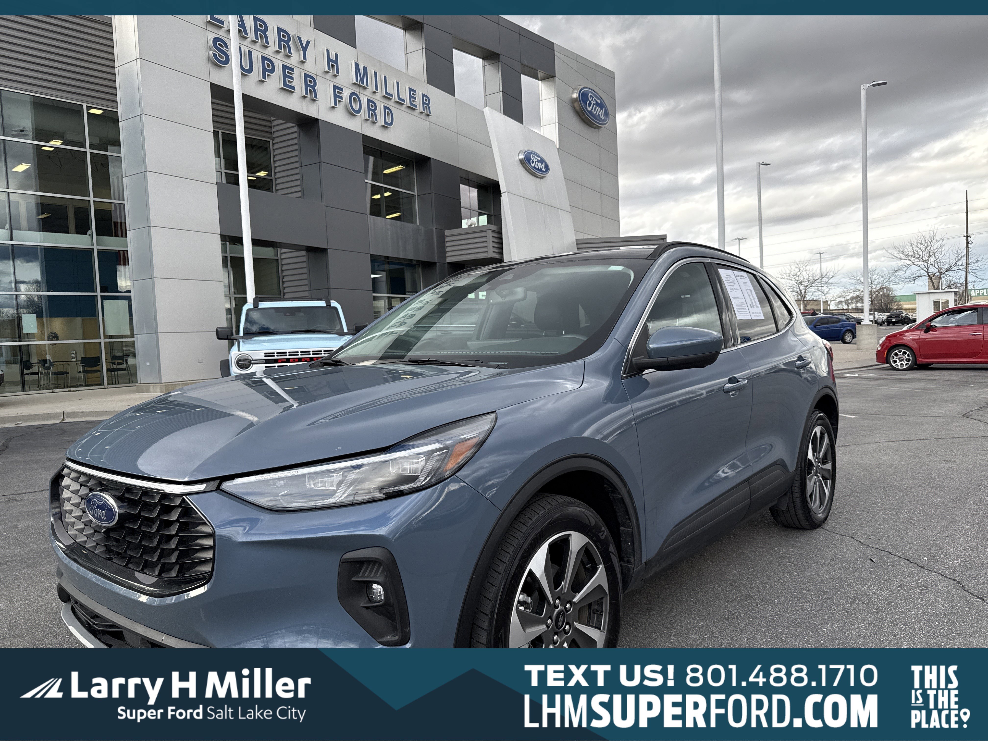 Certified 2024 Ford Escape Platinum w/ Class II Trailer Tow Package image 1