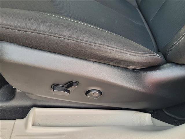 Used 2023 Chrysler Voyager LX FWD image 16
