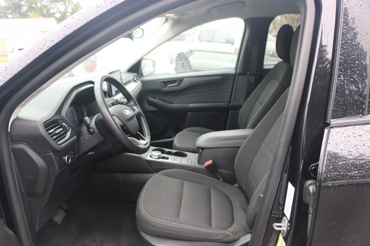 Certified 2024 Ford Escape Active AWD/4WD image 29