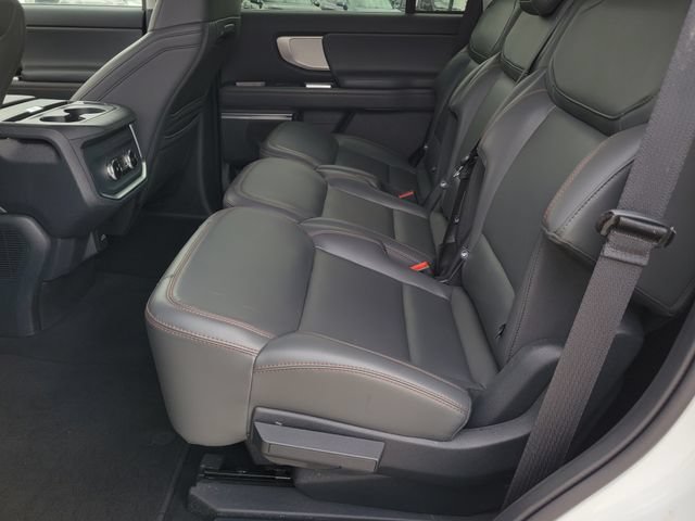 Certified 2025 Ford Expedition Active AWD/4WD image 8