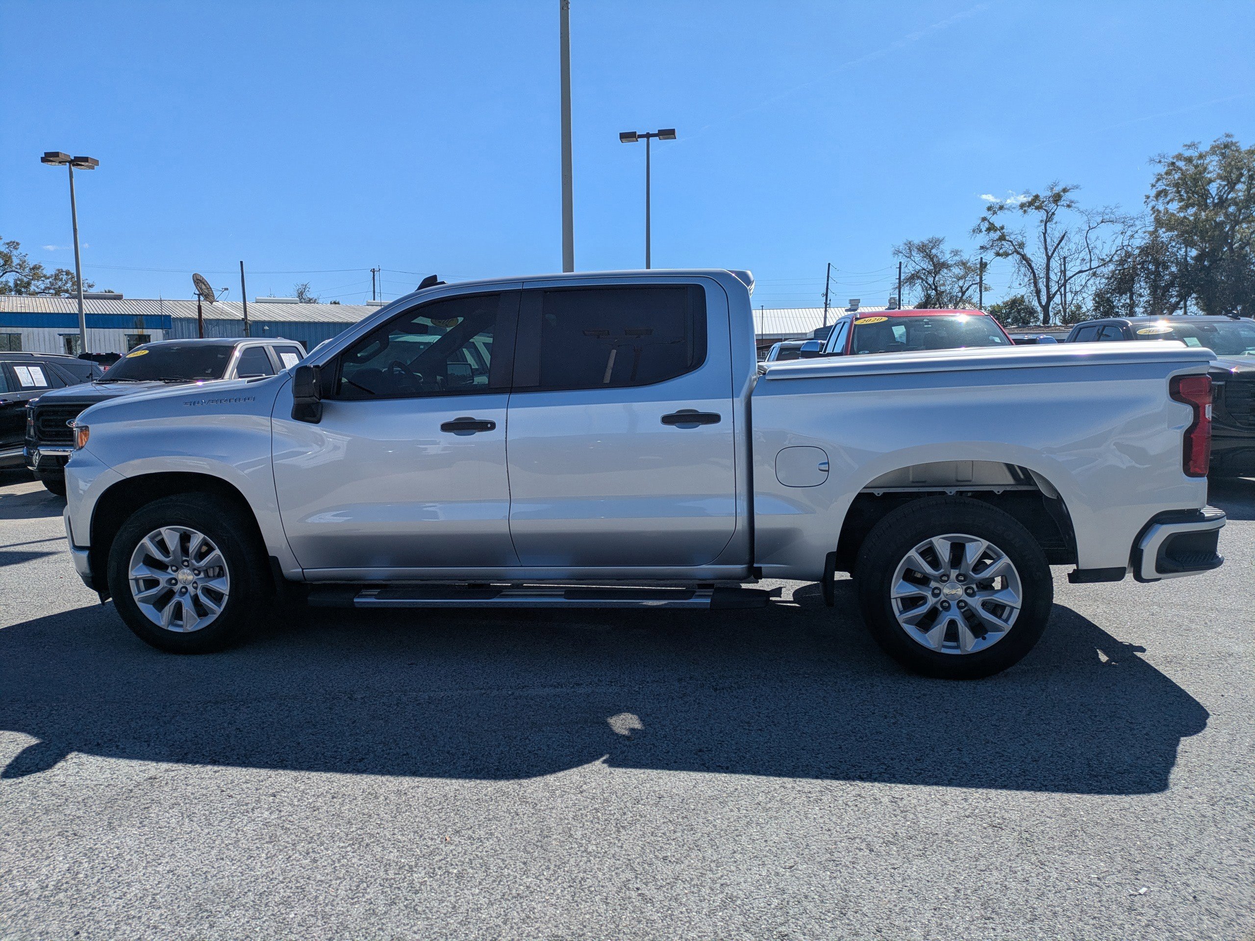 Used 2020 Chevrolet Silverado 1500 Custom w/ Custom Value Package image 2